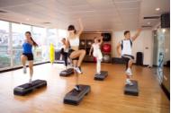6 bài tập Aerobic giảm cân toàn thân hiệu quả với bục dậm nhảy 